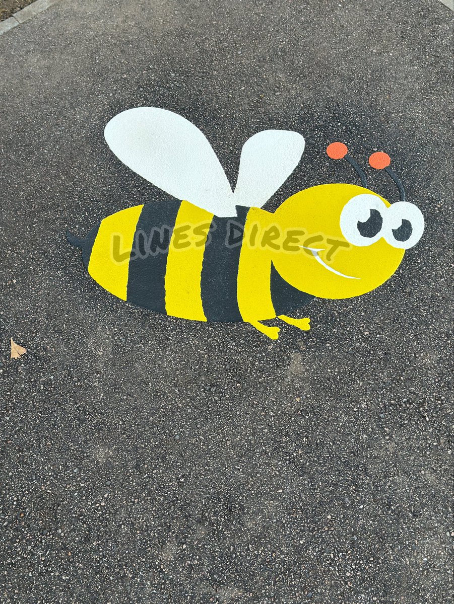 LinesDirect's tweet image. Adding a splash of colour to local parks this autumn 🐝🦋
#school #park #southeast #marking #medway #maidstoneboroughcouncil #brightcolours #bumblebee #butterfly #hopscotch #markings #kcc #kent #sussex #essex #maidstone