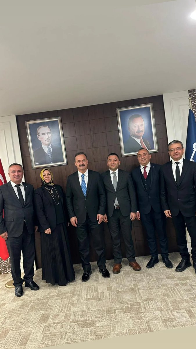 Bugün mevcut partisine mensup olmadığım ancak Turk Siyasetinin önemli ,kıymetli simalarından biri ile tanışma imkanı buldum. O yarım saatte sohbeti hiç bitmese dediğim nadir insanlardan biri oldu gerçekten. Bu memleketin size ihtiyacı var <a href="/yavuzagiraliog/">Yavuz Ağıralioğlu</a> <a href="/anahtarparti/">Anahtar Parti</a>