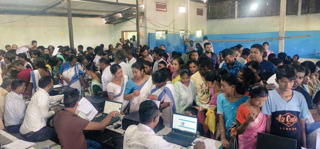 Screening of 0-18 age group children for more than 50 disease conditions in the #MegaHealthCamp under Khumtai LAC on 17th October'25. The camp was organised at Pandit Hemchandra Goswami Vidyapeeth, Doigrung.
<a href="/nhm_assam/">NHM_Assam</a> 
<a href="/dcgolaghat/">District Commissioner, Golaghat</a> 
<a href="/DIPROGolaghat/">DIPRO Golaghat</a> 
#susrushasetu
#healthyassam