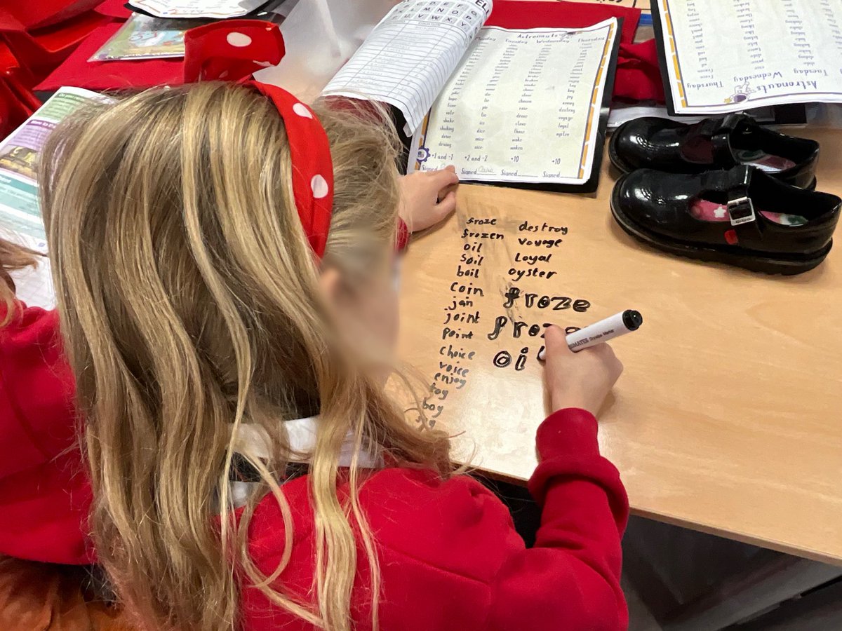 zwharry265's tweet photo. Primary 4 were practicing their spellings โ๏ธ this week in lots of different ways- using playdough, chalk, ghost writing๐ป, and Miss Wharry even let us draw on the tables! It was lots of fun๐ค. #primary4 #spellings #fun https://t.co/Z2YYSuEhDF