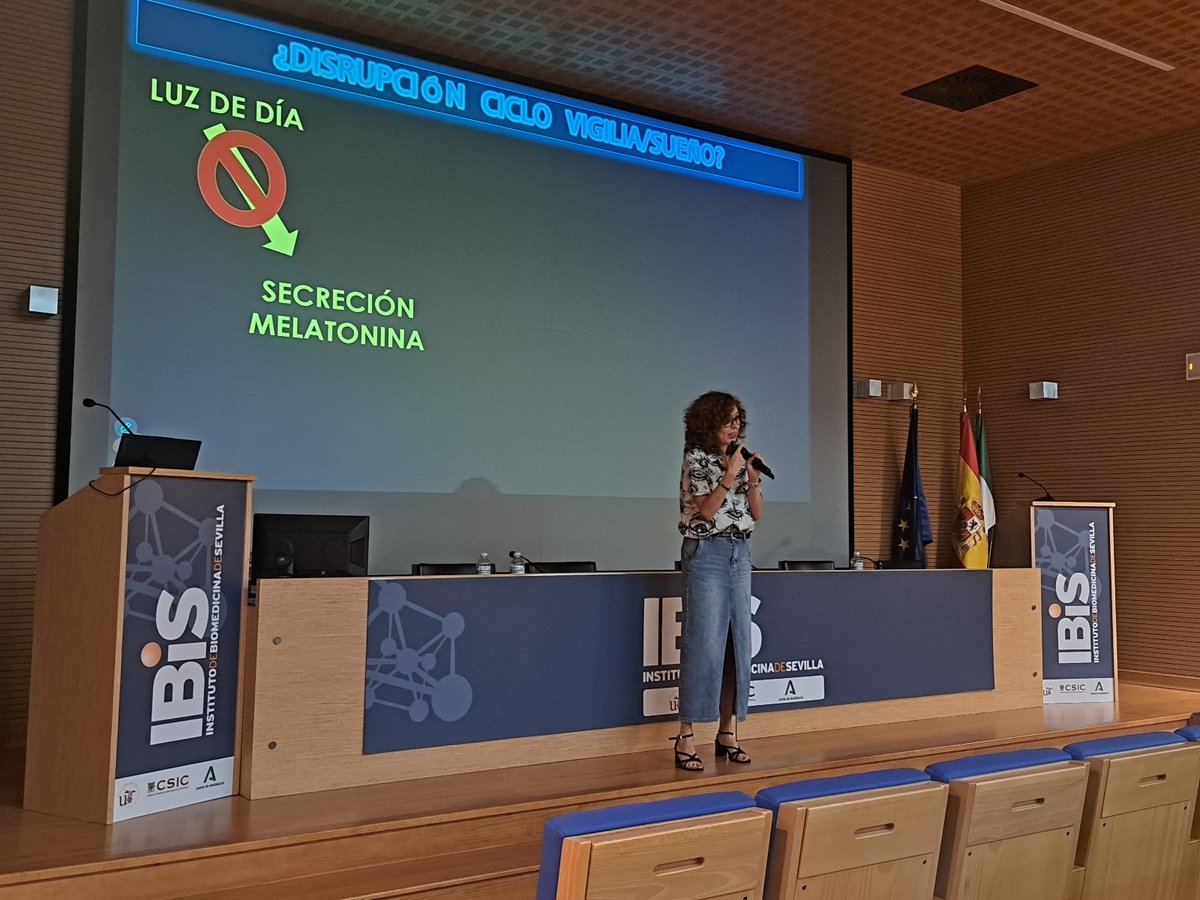 ibis_sevilla's tweet photo. 🟠 SCIENCE| 

Hoy en las III Jornadas de Divulgación Científica hemos disfrutado de las charlas “El mundo ante tus y sus ojos” de la Dra. @ConchiLillo y “Doble Doblez” del Dr. @lmescu.

¡Gracias por compartir vuestro conocimiento y divulgarlo de forma tan amena! 🔬

(abrimos 🧵) https://t.co/2e45cb4Ipv