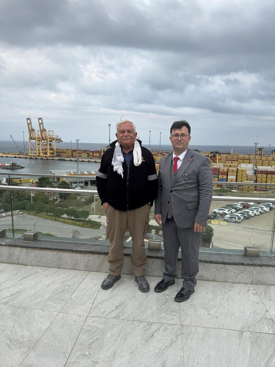 kapakliilcemem's tweet photo. İlçe Milli Eğitim Müdürü Halil Vardı, Asyaport ve Medlog Yönetim Kurulu Başkanı Sayın Ahmet Soyuer’i ziyaret etti.
#Asyaport 🇹🇷🇹🇷
@tcmeb @
@Yusuf__Tekin
@tekirdaggovtr
@tekirdagmem
@drazizyeniyol
@KapakliKaymakam https://t.co/SW3VD2DjC0