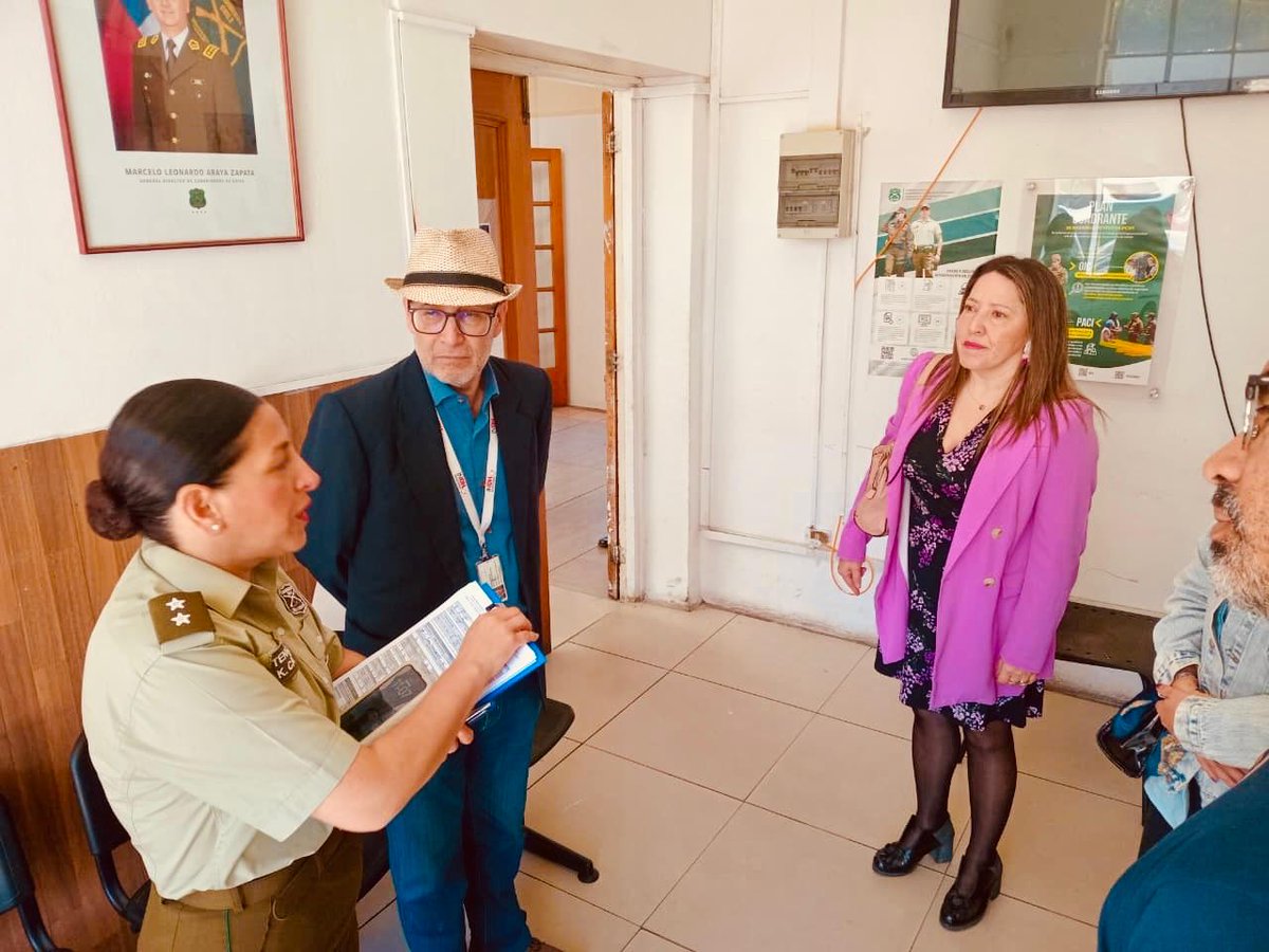 ZonaCarabValpo's tweet photo. La Sección Regional DD.HH. y Protec. a la Familia de la Zona #Valparaíso, se reunieron  con el   I.N.D.H. y la Defensoría Penal Pública, con motivo de dar a conocer mecanismos de control interno sobre seguridad y habitabilidad de espacios de privación de libertad y verificar el cumplimiento de estándares de Derechos Humanos en la función Policial.
#Comprometidosconladignidad!
@inddhh  @dpp_valparaiso