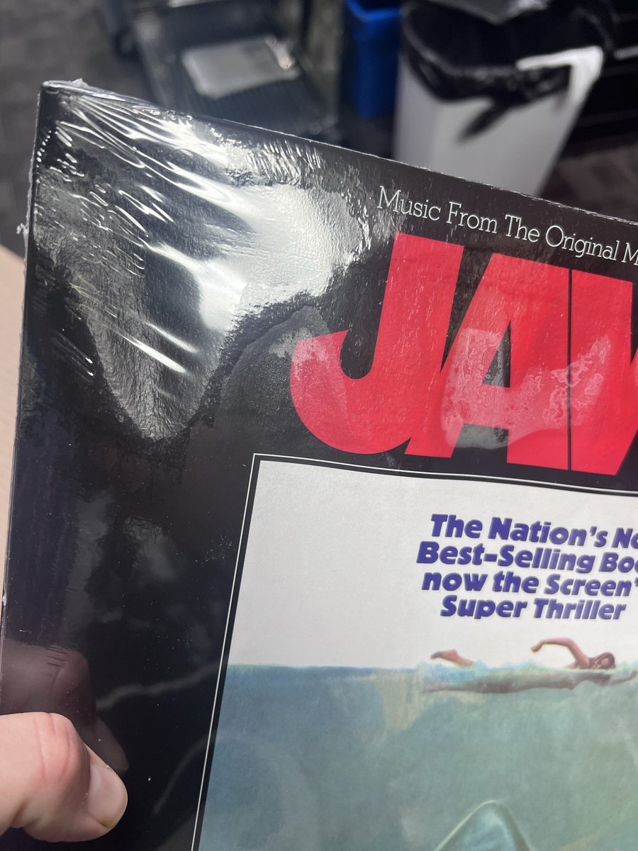 tonyvortex's tweet photo. Did anyone else who got the water filled Jaws record from @Interscope get theirs leaking? #jaws https://t.co/uzYGp8DQJL