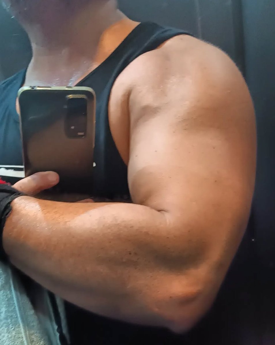 Se abre la votación 
Fav: Remera manga corta
RT: Músculosa
Fav + Rt me abro una nueva de Jack Damiels 💪🏻🥃😅🤣