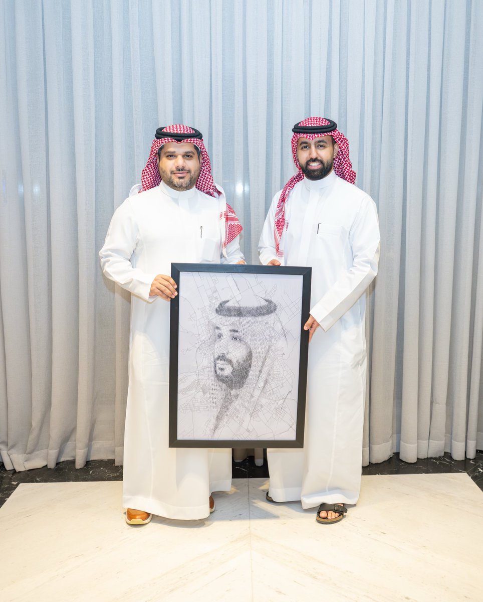 AKhenayn's tweet photo. سعدت بالمشاركة في لقاء @25Meeting_Sa  والذي تحدث فيه المهندس عبدالله الحماد @a_salhammad الرئيس التنفيذي للهيئة العامة للعقار بكل شفافية عن القرارات الجديدة لإحداث التوازن العقاري وبحضور نخبة من القيادات المهتمة بالقطاع العقاري.

أشكر أخي الغالي م/ أحمد الجبرين لإتاحة الفرصة لي للحضور.