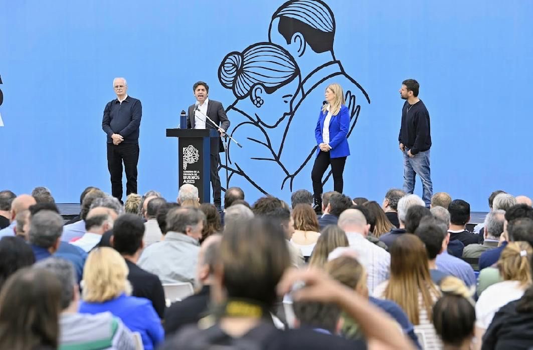 Hoy nos encontramos con el gobernador <a href="/Kicillofok/">Axel Kicillof</a>, <a href="/JorgeTaiana/">Jorge Taiana</a> y compañeros de toda la provincia para celebrar un nuevo aniversario del #17DeOctubre ✌🏻🇦🇷

En este Día de la Lealtad, donde se cumplen 80 años del inicio del peronismo, reafirmamos el compromiso de trabajar unidos