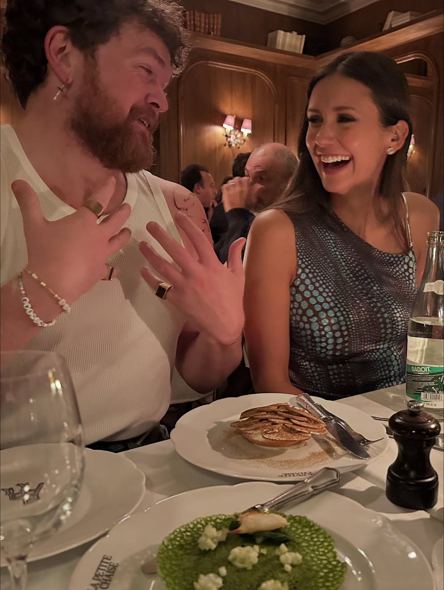 📸| Nina Dobrev com Jack Garrett em Paris no começo deste mês.