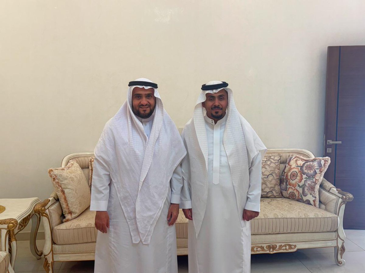 زرت عصر اليوم الجمعة ٢٥-٤-١٤٤٧ الدكتور حسين بن محمد عتودي الضايحي الكناني في منزله بالمحالة في منطقة عسير وقد تبادلت معه اطراف الحديت في مواضيع مختلفة ووجدته لديه مخزون معرفي في نسب كنانه وقبائلها أسأل الله له التوفيق والسداد