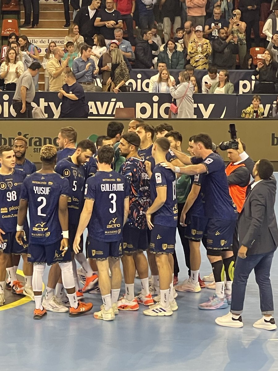 FlashFM_Limoges's tweet photo. Victoire du @LimogesHandball face à @DMH_Officiel 32-31 ! #lh #limoges  #flashfm https://t.co/ItrOGUiTKL