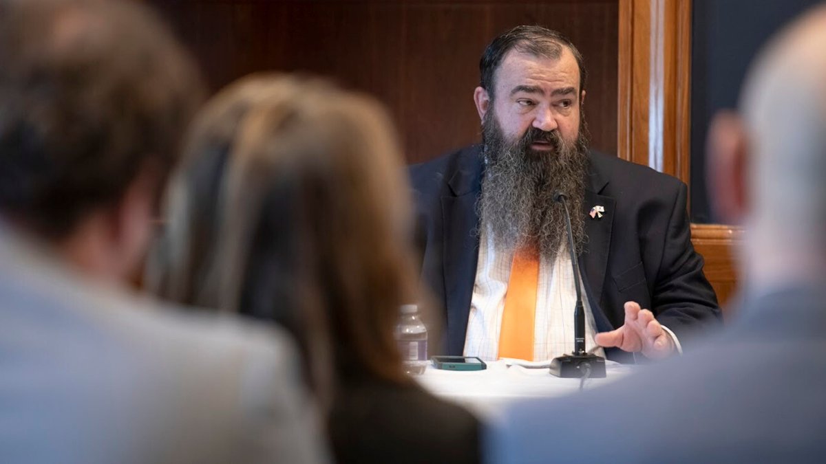 PVA1946's tweet image. Heroes deserve to get care at home ❤️‍🩹🏠

PVA’s Morgan Brown briefed Congress on boosting homecare access via @DeptVetAffairs, @MedicareGov, @MedicaidGov, &amp;amp; @TRICARE—&amp;amp; urged passage of the Justice for #ALS #Veterans Act.

Sign our #PVActionForce letter: votervoice.net/PVA/Campaigns/….