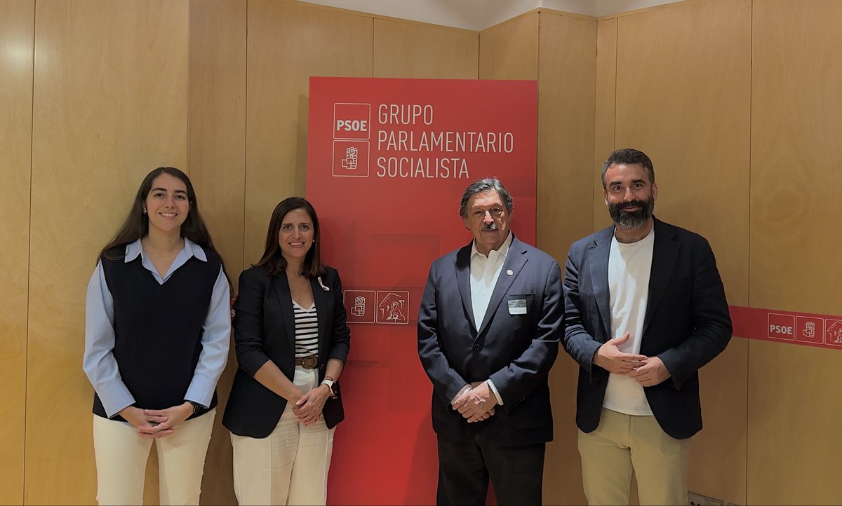 Me reuní con Diputadas y Diputados del <a href="/PSOE/">PSOE</a> para dialogar sobre los avances y retos legislativos en materia laboral, y de política económica y social. 

El diálogo, las alianzas estratégicas y la colaboración parlamentaria internacional son cruciales para transformar la realidad
