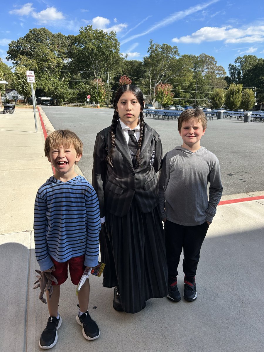 DeanYoder3's tweet image. Wednesday will be at Pearson’s Fall Festival tonight (6–8pm)… will YOU? Nobody does community like Pearson! #OneAndOnly @CobbSchools @PearsonMiddle