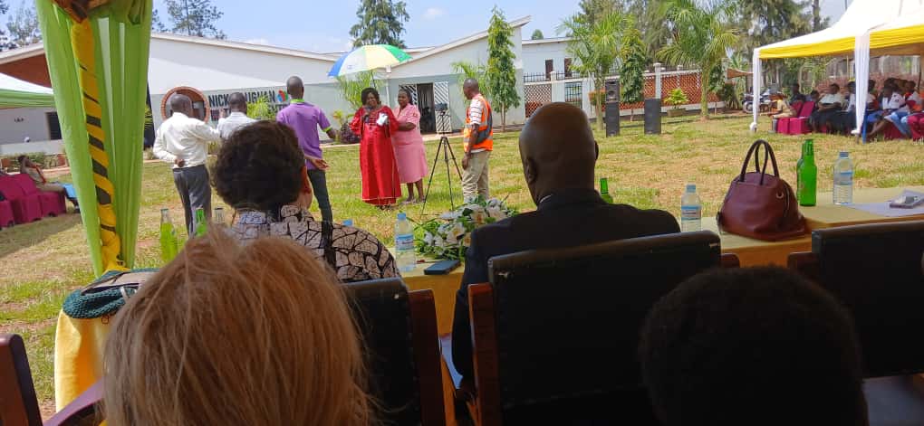 The Commissioner of Nursing and Midwifery, MOH, graced the commissioning of Bukasakya HCIII’s newly equipped theatre in Mbale City. The first c/s was performed on 14th Oct 2025. Gratitude to MOH, Mbale City LG, and partners for strengthening CEMONC service #MOHatwork #MOHDelivers
