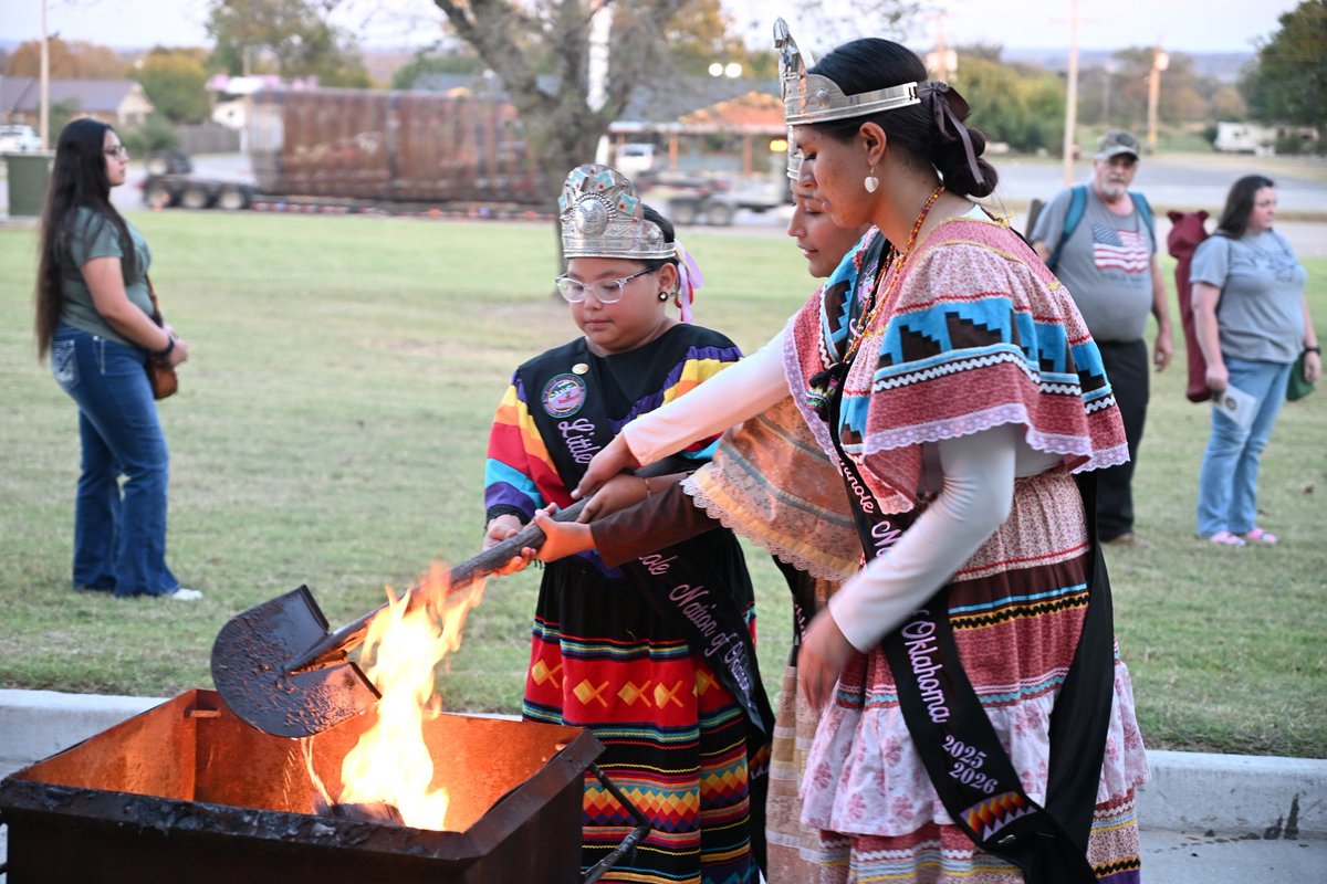 CVEC_Oklahoma's tweet image. 🇺🇸 Thank you for joining CVEC &amp;amp; Seminole American Legion for the 25th Flag Retirement Ceremony! Your support made it a meaningful tribute.

🎓 Congrats to essay winners Chloe Gross (Chandler) &amp;amp; Addison Richardson (Prague) — each earning a $500 scholarship!

#CVEC #FlagRetirement