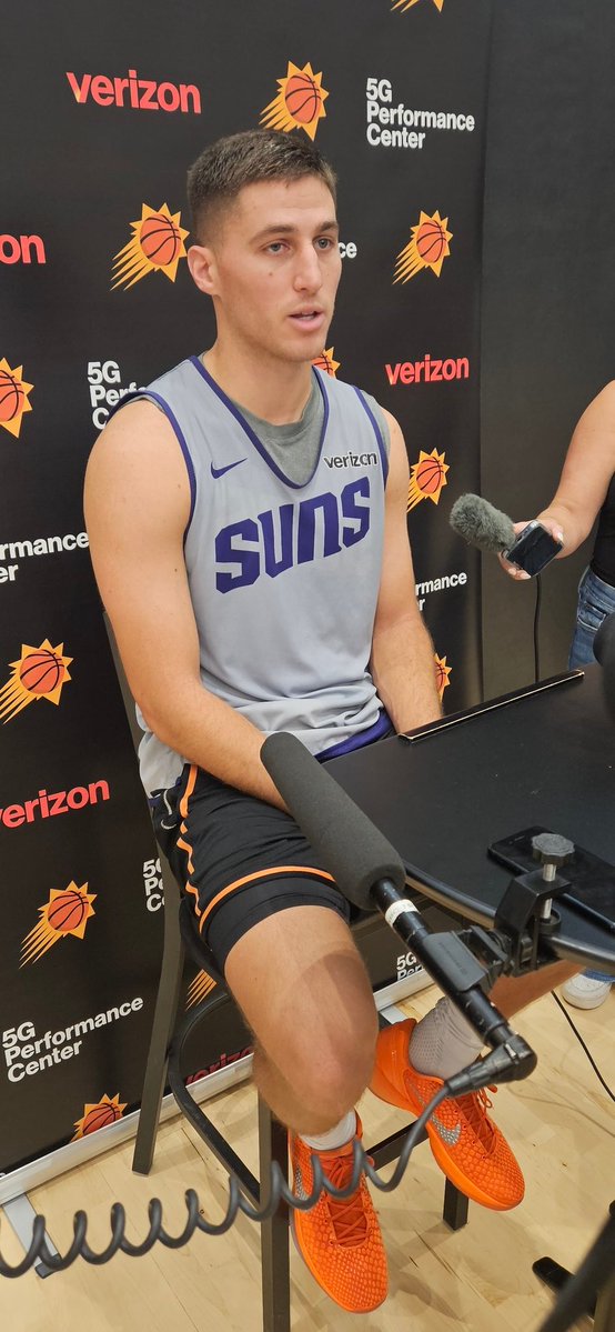 "I don't know."

Collin Gillespie when asked if he was "Villian Jr " with Dillon Brooks being the Villian.

Gillespie said Brooks picked up two techs in a pickup game this summer. 

Called Brooks "super chill" off the court, but says he flips a switch on the court. #Suns 