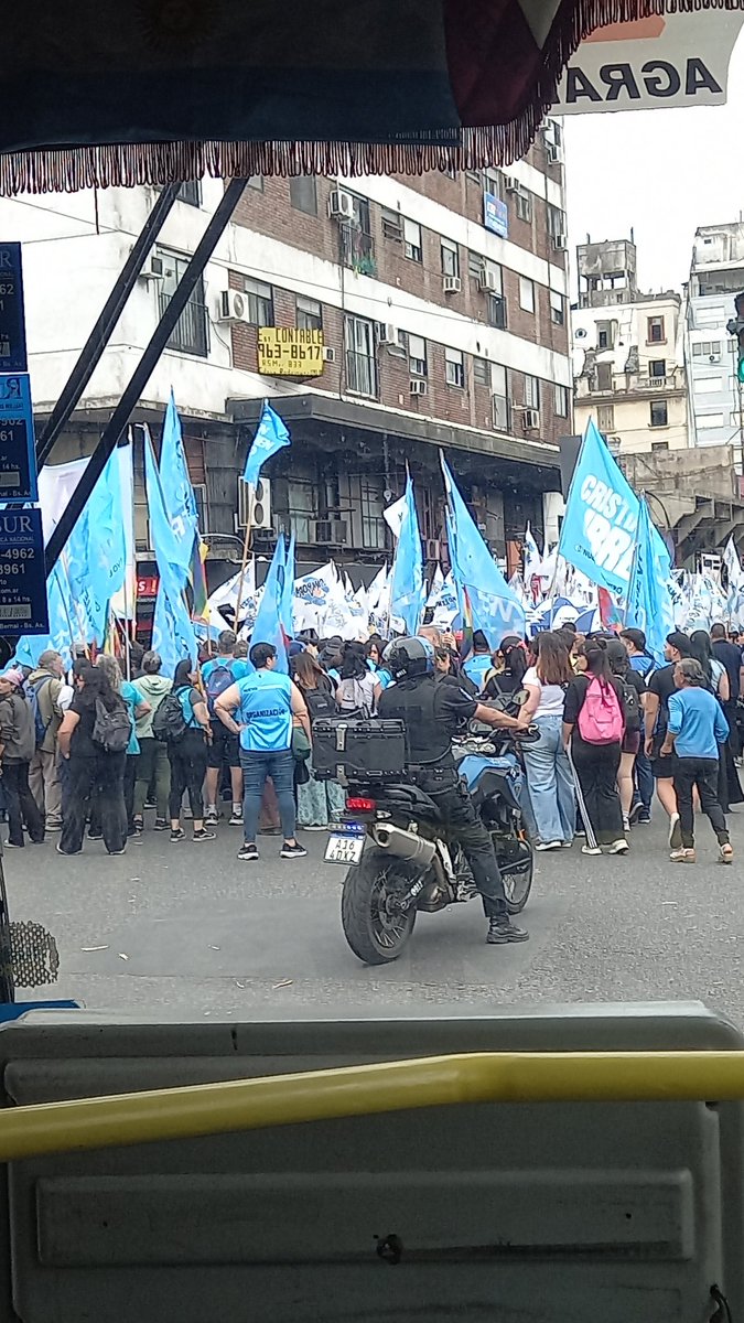 Cuando queres llegar a la cancha temprano, pero hay un pequeño inconveniente 😂