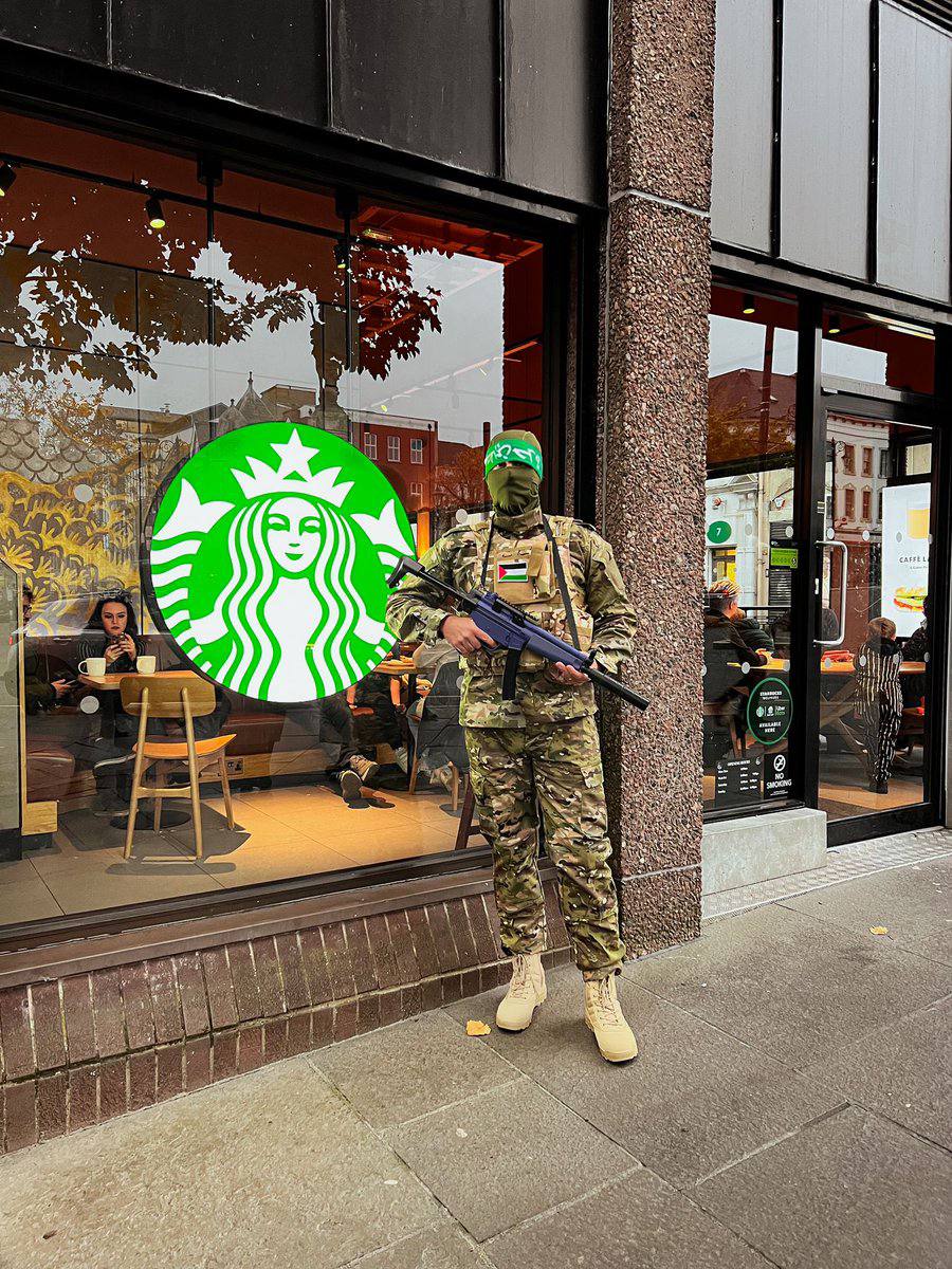 FinalBattle_313's tweet image. 🇵🇸 There has been a significant increase in the wearing of Al-Qassam soldier uniforms across the world, especially in Japan. Some people have even been arrested on charges of 'supporting terrorism'.

#Hamas #Qassam #Sanwar #Obeida