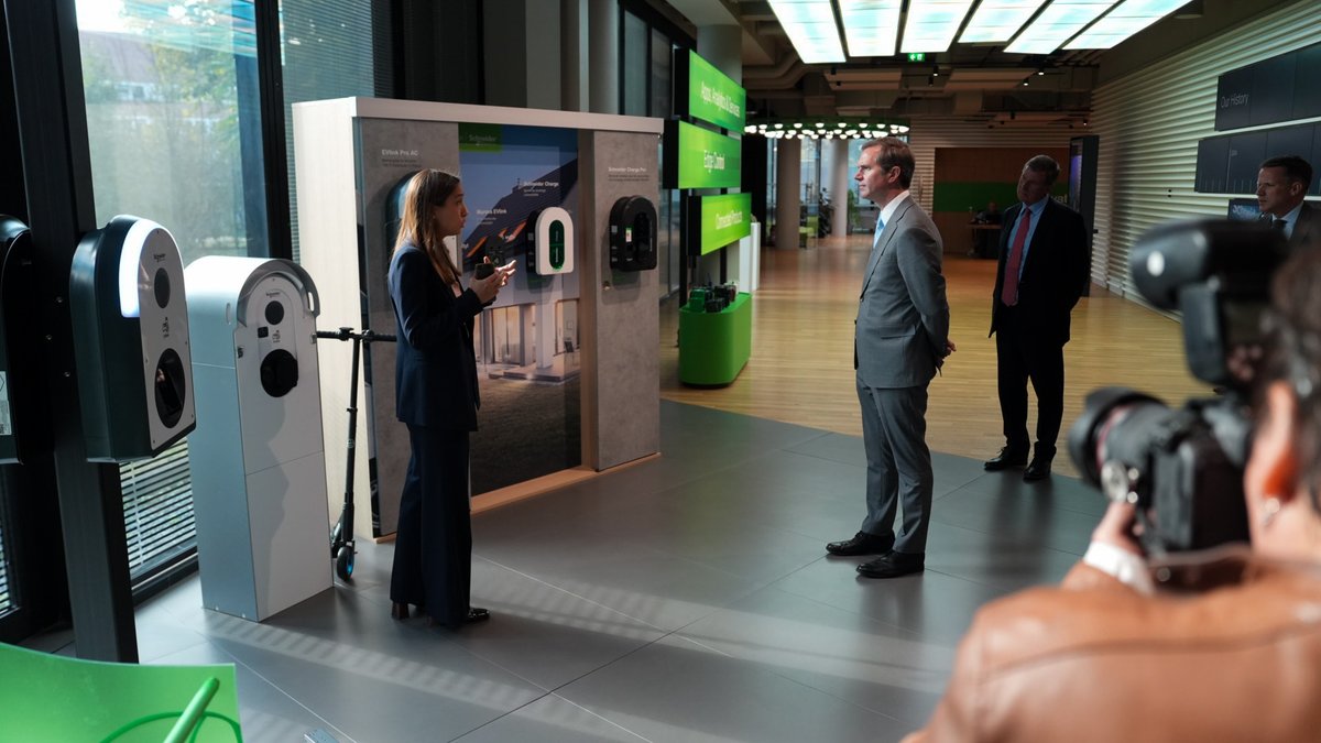 Schneider Electric is a major employer in Kentucky, supporting over 850 jobs in Jefferson and Fayette counties. Today I got a chance to meet with company leadership and show that Team Kentucky is committed to ensuring this company sees continued growth in our state.