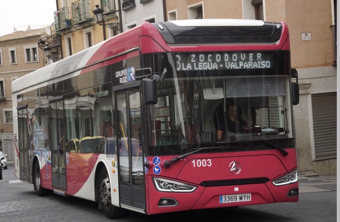 UNAUTOtoledo's tweet photo. 🕒🚌A partir del 3 de noviembre se refuerzan las líneas L3 y L32 con 
nuevos horarios y recorridos.

👉 Mejora del servicio y conexión con el centro.

ℹ️ Más info: https://t.co/xL8e2AxWTB https://t.co/3OaCrEwEJ8