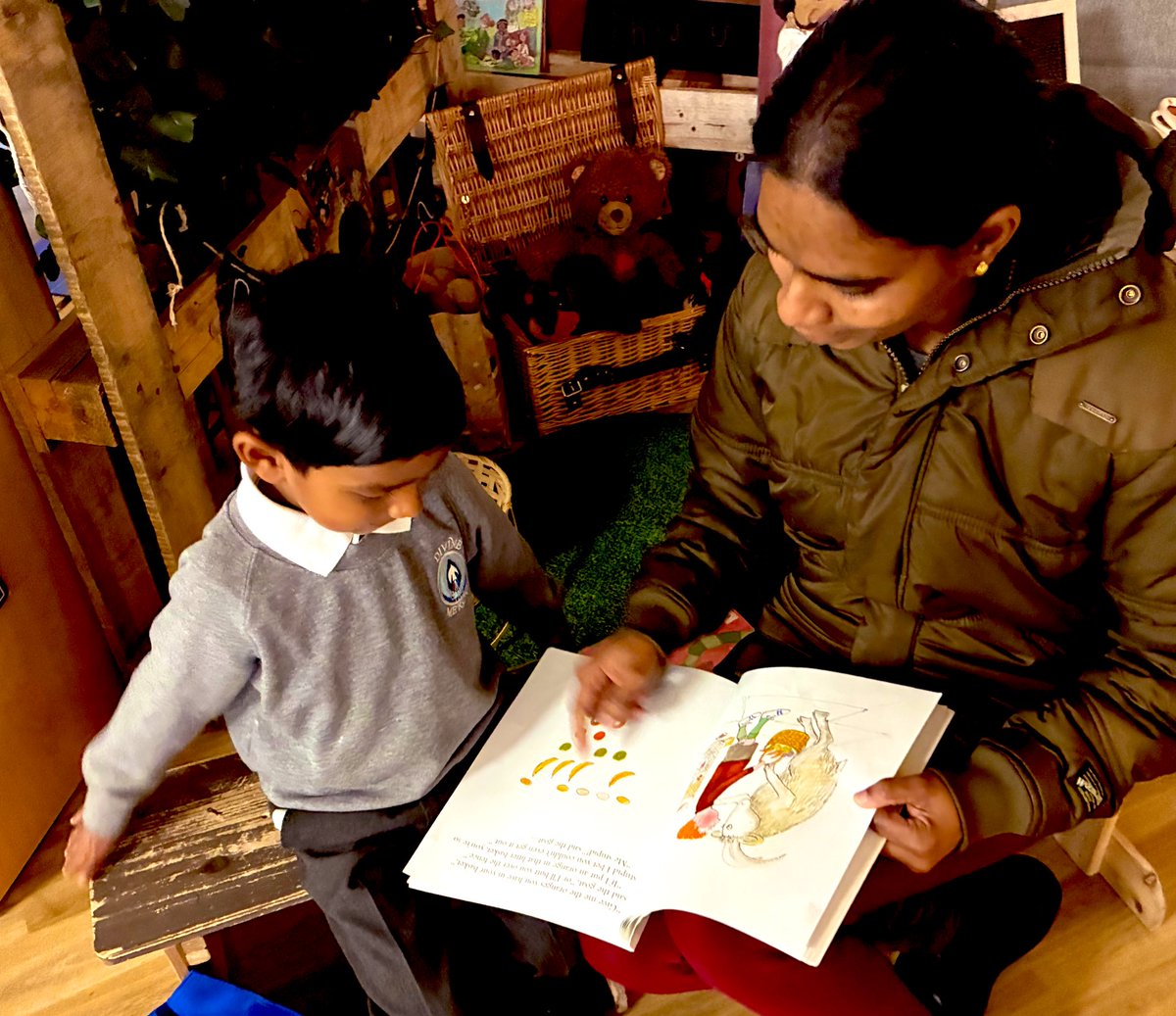 JoPetersEYFS's tweet image. Our family ready SODA has been a great success, 2 wonderful mornings of reading for pleasure @RCDivineMercy 

Readingisforlife #readingprimary @_Reading_Rocks_