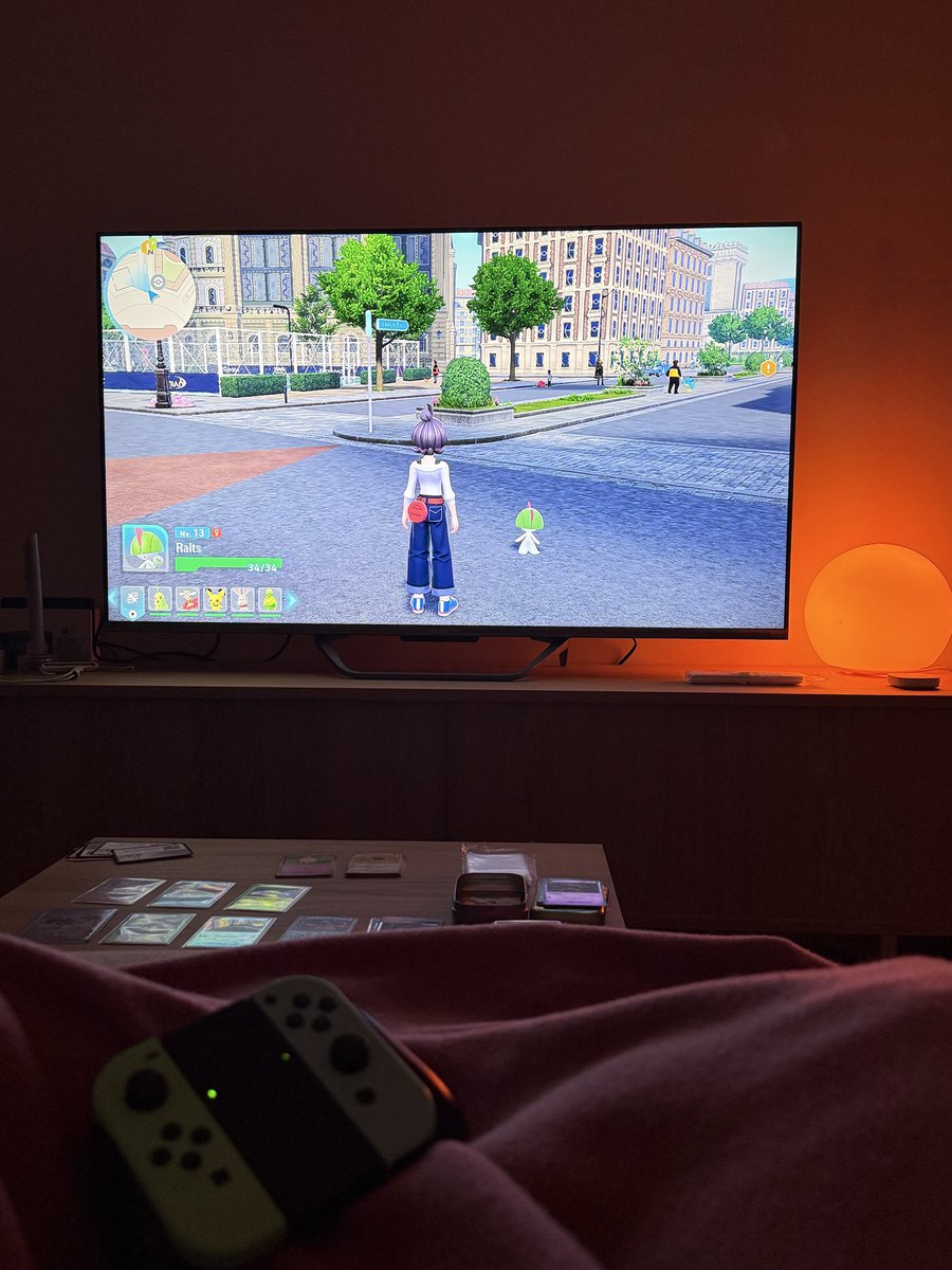 EdeenDex's tweet photo. Plan de viernes noche insuperable, me juego lo que queráis ✨ https://t.co/6mJFqypiSb