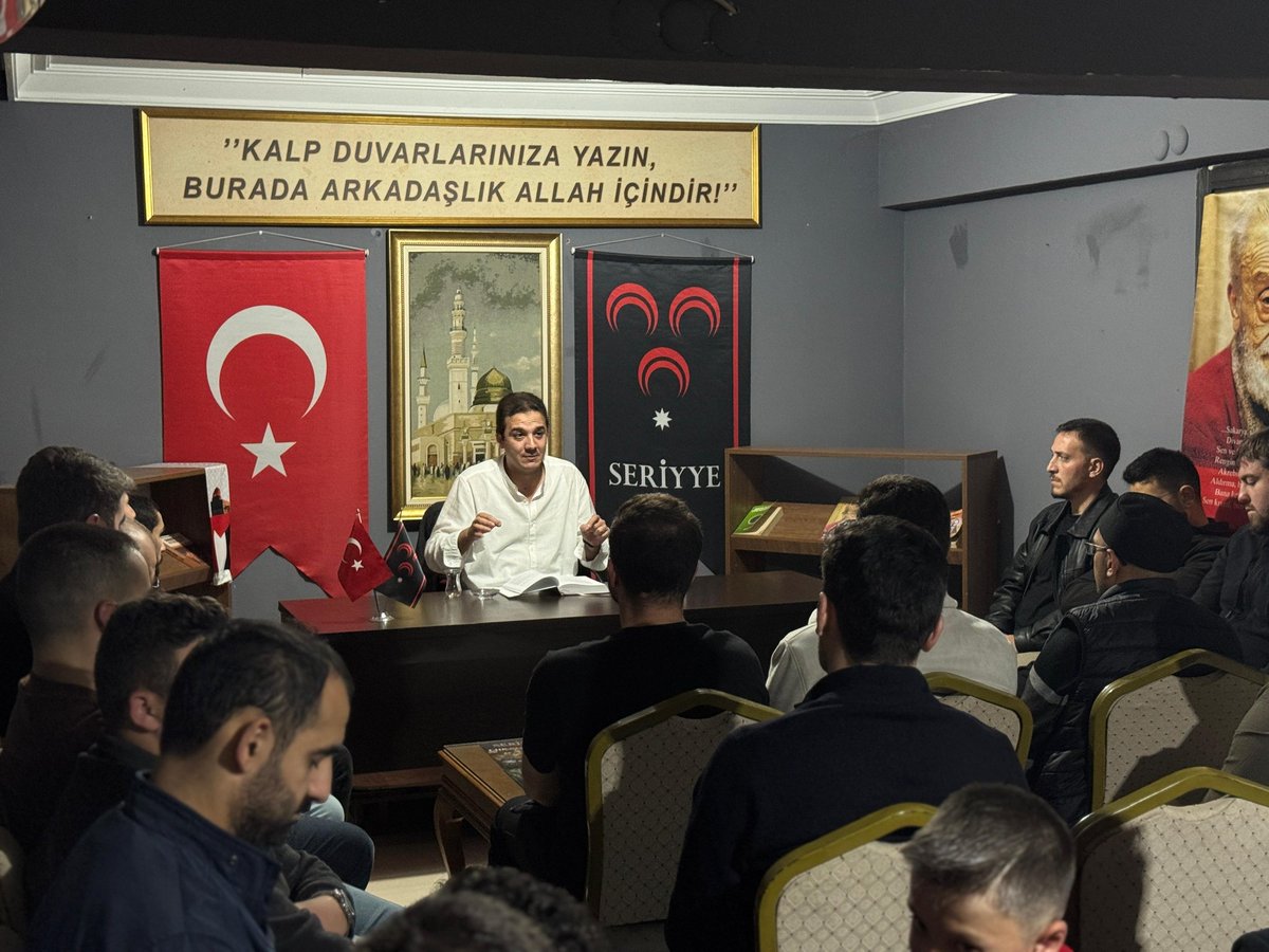 sakaryaseriyye's tweet photo. “De ki: Siz bizim hakkımızda iki güzellikten birini (zafer veya şehadet) bekliyorsunuz.
Biz ise Allah’ın ya kendi tarafından ya da bizim elimizle sizi azaba uğratmasını bekliyoruz.
Öyleyse bekleyin; biz de sizinle beraber beklemekteyiz.”
(Tevbe Suresi, 52. Ayet)

📌 Haftalık cuma sohbetimizi icrâ ettik.
