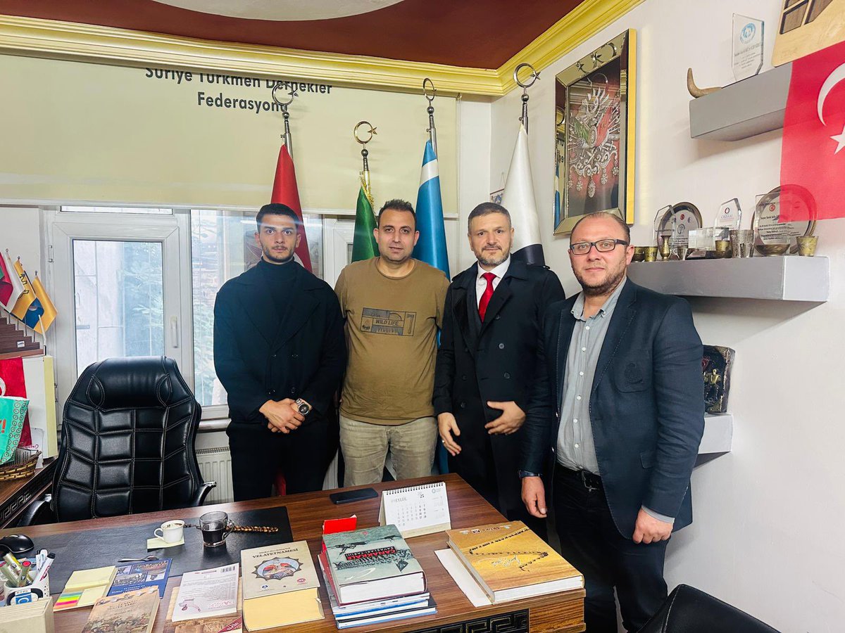 Bugün, Yesevi Alperenler Derneği Genel Başkanı Sayın Kürşat Mican, nazik bir ziyaret gerçekleştirerek bizleri onurlandırdı.

تشرفتُ اليوم بزيارة كريمة من رئيس جمعية اليسوي ألب أرين، السيد كورشات ميجان، الذي شرّفنا بحضوره وأضفى على لقائنا طابعاً من الودّ والأخوة الصادقة.