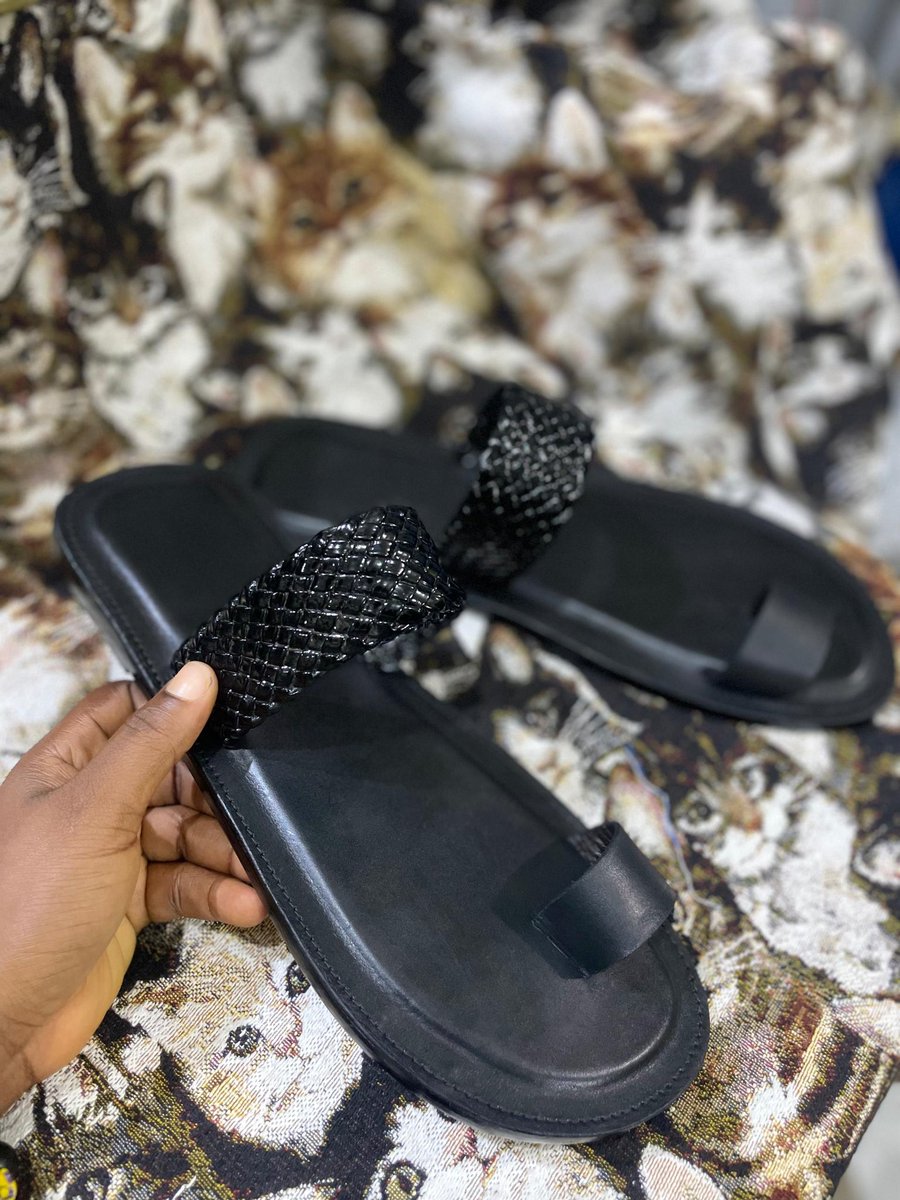 temsfootprint's tweet photo. Why blend in when you were born to stand out? 
With Tems Footprint, you’re not just wearing shoes, you’re leaving your print on every path you take. 
let’s make every step iconic.
It’s Your Print. Step into it. #temsfootprint #tems #yourprint #handmadefootwear #handmadeinlagos https://t.co/TmB1qvIhs2