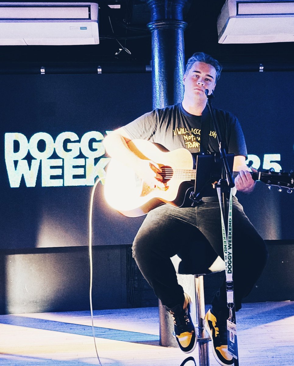 🐶🎸🐶🎸🐶🎸

#DoggyWeekend