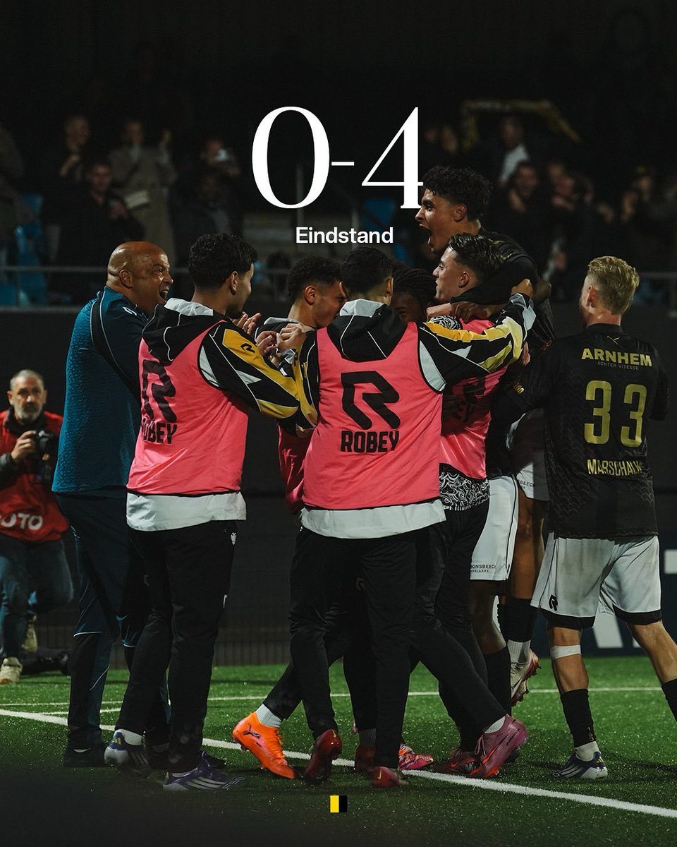 MijnVitesse's tweet photo. 4 goals, 3 punten erbij, 2 punten in de plus, Vitesse Arnhem 1! 🧮 https://t.co/0LSBp8vDGc