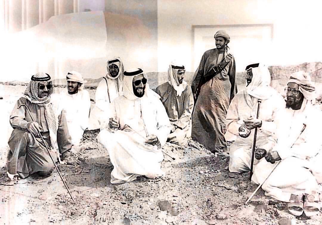 اللهم ارحم عبدك #الشيخ_زايد_بن_سلطان اللهم أن عبدك الشيخ زايد لم يبخل على شعبه ولا على الأمة العربيه و لا الإسلامية ولا العالمية بأي شيء اللهم أغفر له وأدخله الجنه يارب 
#رحم_الله_باني_الدار