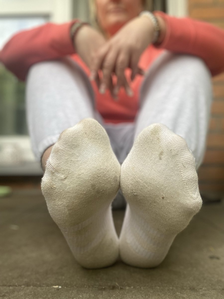 lina_Hi83's tweet photo. Ich wäre dann jetzt bereit dir meine Socken ins Gesicht zu drücken. Retweete wenn du es willst🍆🍆🍆
@cheesytoesands2 @FootParadiseRT @HerSexyFeet @FeetFinder @RTDoms @rt_feet @Soxsnake @sockheaven25 @rt_feetpromo @Feetcentral13 @FeetForumArea @ass_andfeet01 https://t.co/rsBBtcymkd