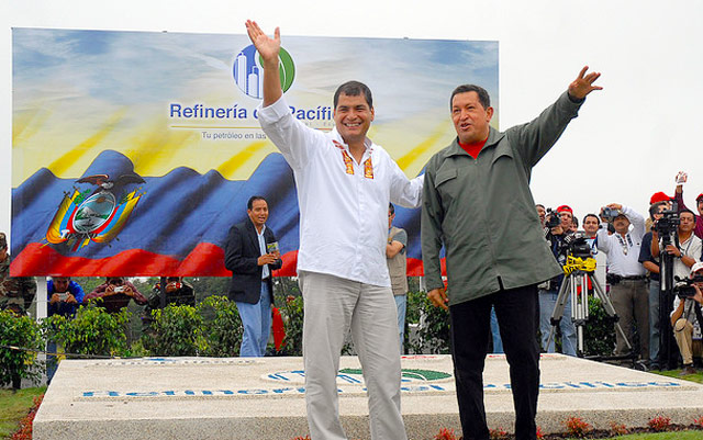 Guarden muy bien esta foto y recuerden estas siglas PDVSA.

(Para que luego no digan que no sabían o que no lo conoce)