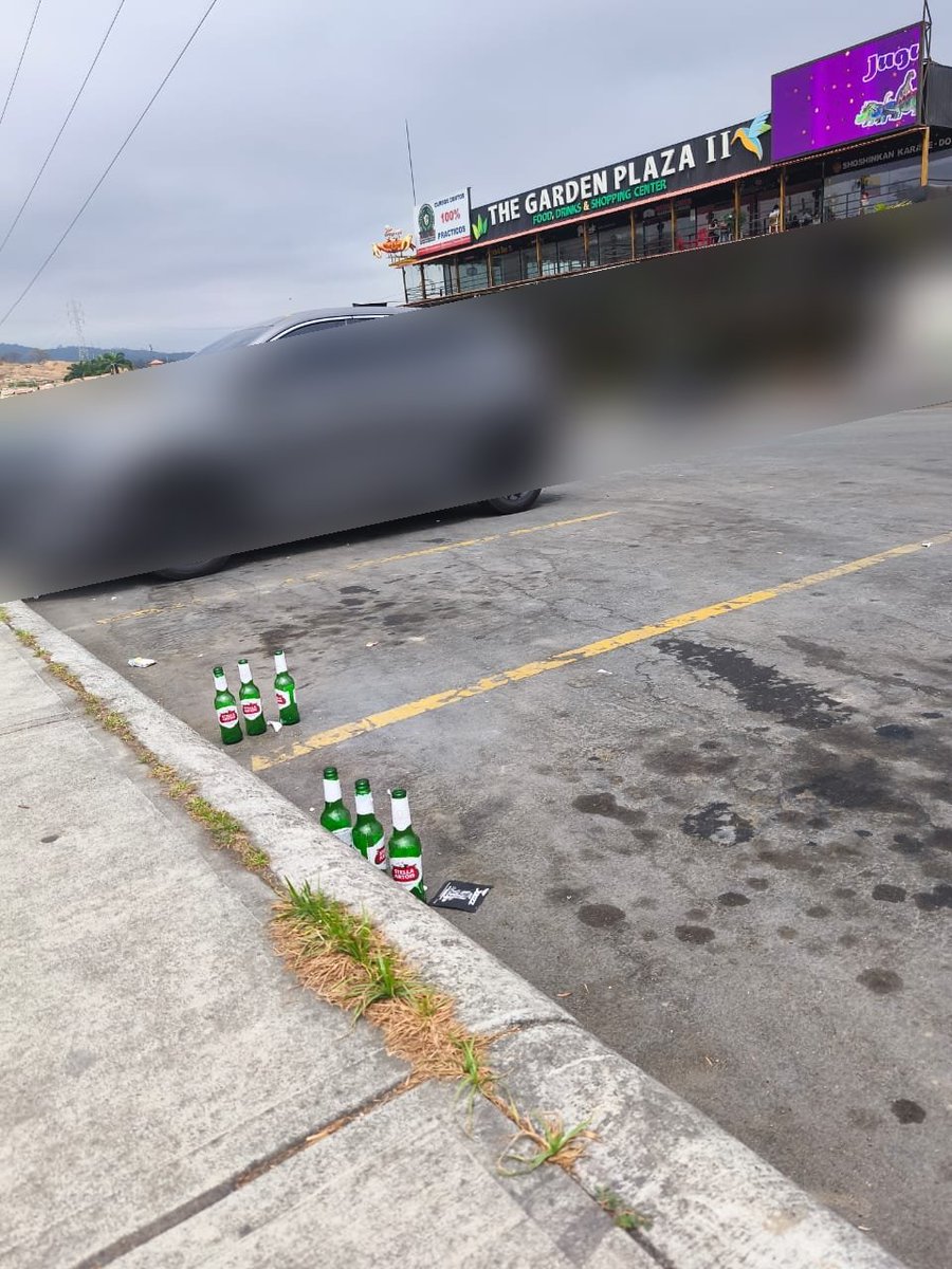 📢 #DenunciaCiudadana

<a href="/AlcaldiadeDaule/">Alcaldía de Daule</a>, ¿cuándo se realizará una limpieza urgente en los alrededores de The Garde Plaza en #LaJoya? 🧹

Este espacio público, transitado diariamente por ciudadanos que Pagan sus Impuestos con Responsabilidad, luce abandonado y lleno de basura