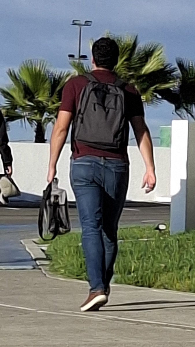 Ch1c0sD3L4C4ll3's tweet photo. Saliendo del trabajo, me enamoré.#ManAtWork #HombreTrabajando #StreetMan #HombreDLCalle #RealMan #Paparazzi desde #Tijuana #BajaCalifornia #México 1/3 https://t.co/5bES4IeP4G