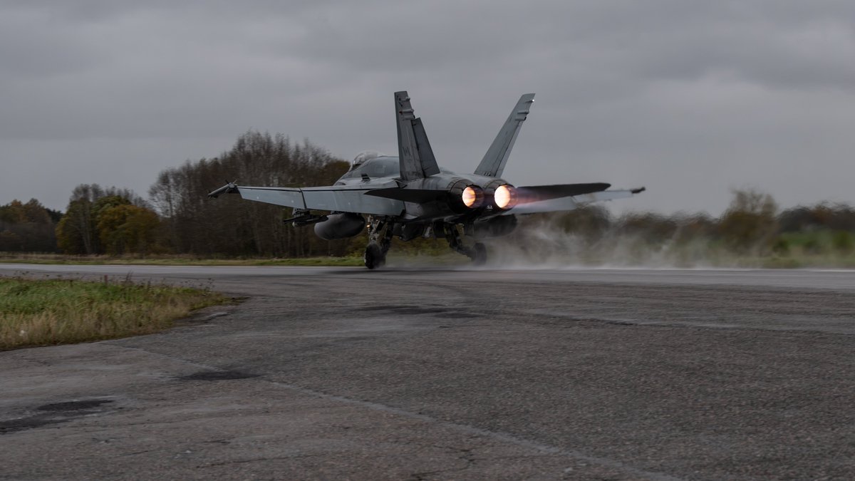 RCAF_ARC's tweet image. 🇨🇦Mission Accomplished! Air Task Force #TARASSIS concludes a dynamic multinational deployment on #OpREASSURANCE across the Baltics and Northern Europe. Agility. Interoperability. Allied Air Power. #ACE #AOE #JEFTogether #RCAF #NATO @CJOC_COIC @JEFnations