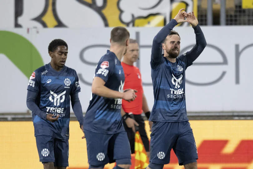 oranjefussball's tweet photo. Was fรผr ein Abend fรผr #RodaJCKerkrade: Roda JC รผberrollt #FCDenBosch. Michael Breij (4x), Anthony van den Hurk und Joshua Schwirten (frรผher: Erzgebirge Aue) sorgen mit ihren Treffern fรผr 6:0-Kantersieg.
#RJCDBO https://t.co/u3S44zoJTg
