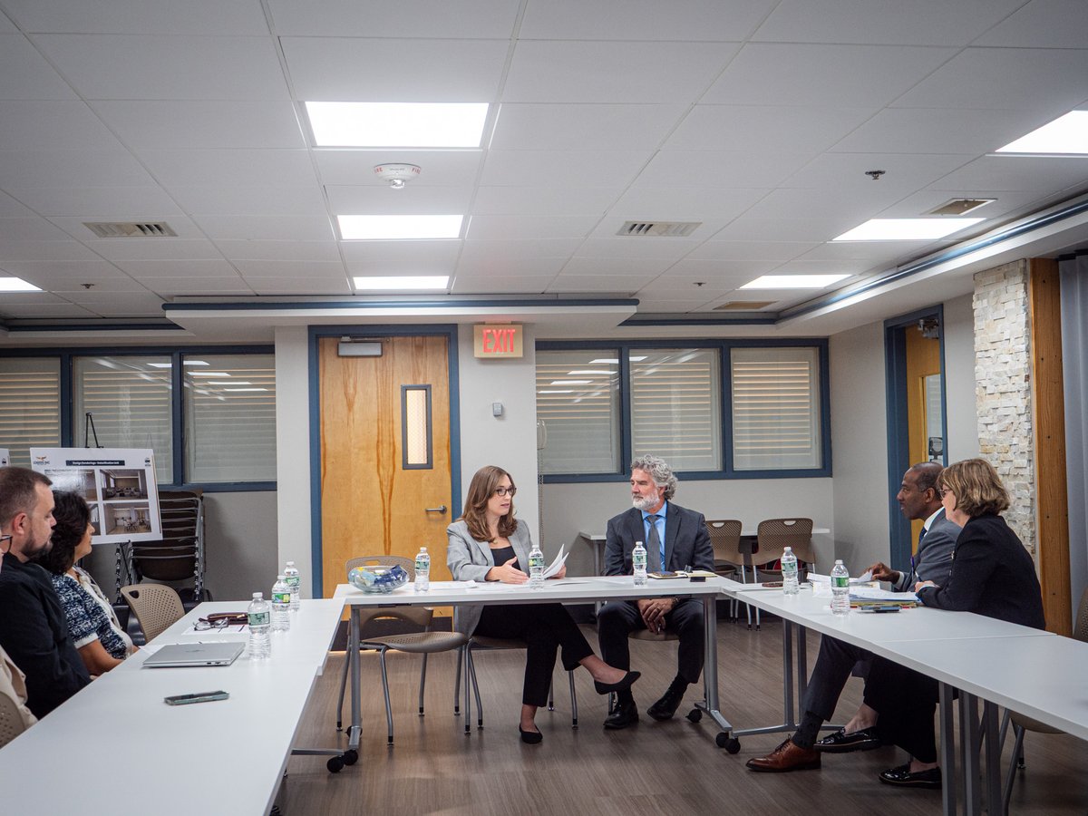 Grateful to visit St. Francis Hospital in Wilmington to thank their staff, hear about their ongoing renovations, and discuss with health care providers how we can best support patients and families facing health care cuts.