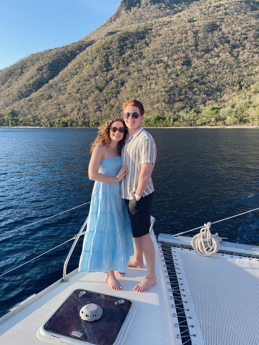 Sail away together and let Saint Lucia’s beauty set the scene for your love story. 💙

📷: Alyson Makous