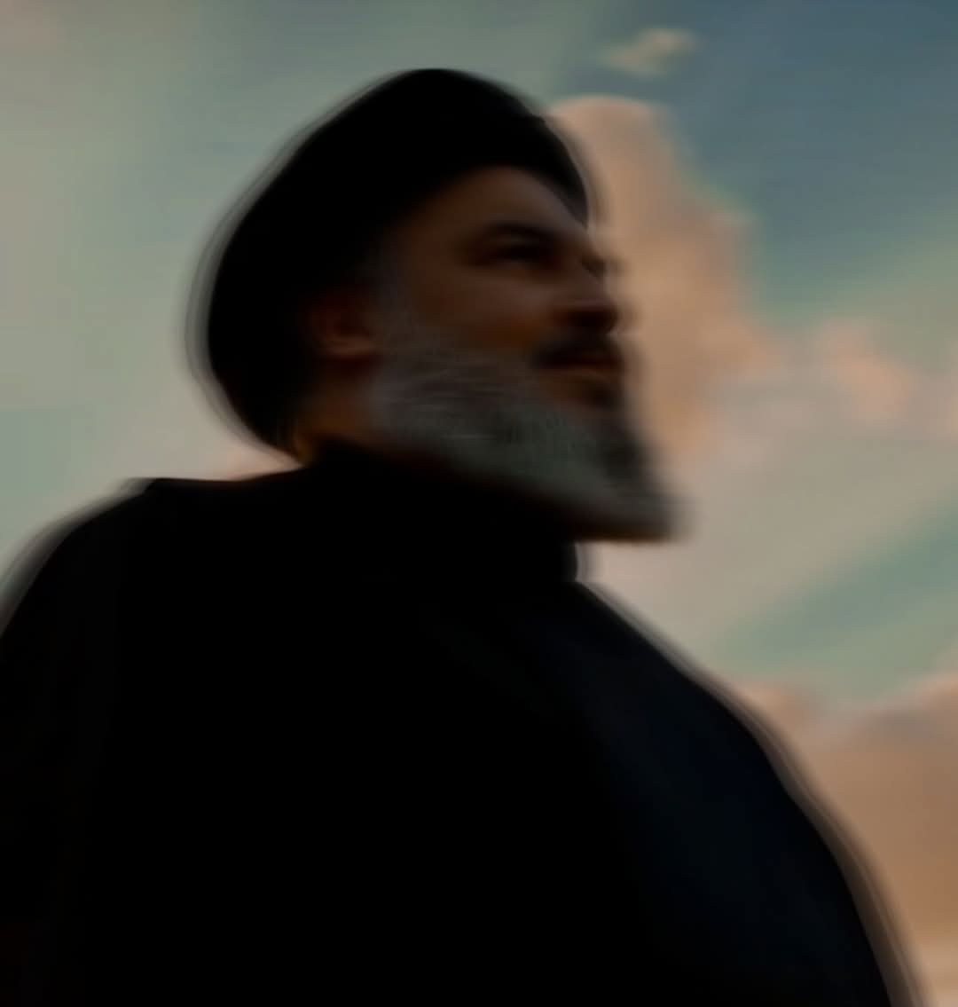 غذّيتنا بالحُبِّ يا أغلى حبيب
ومضيتَ لكن صرتَ أقربَ من قريب..