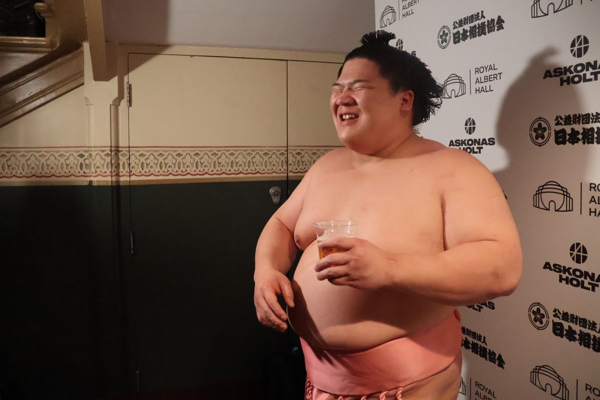 hochi_sumo's tweet photo. 宇良、取組後のプハー🍶

https://t.co/i6hVdbt76m
#sumo #sumolondon #ロンドン公演 https://t.co/5URY0af6Zs