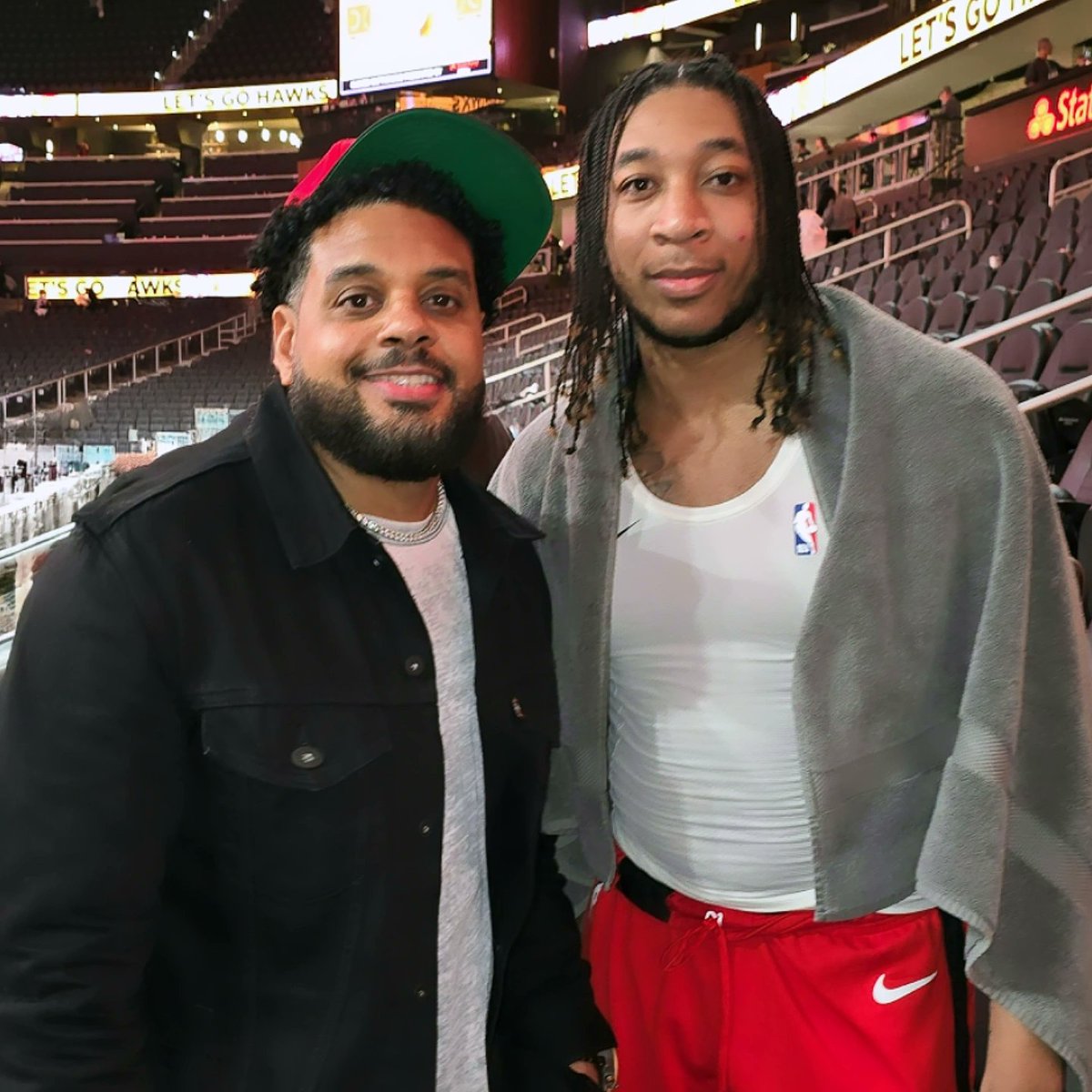 UrManRonTyler's tweet photo. Proud to see the next generation of family continuing to change the narrative. If you know, you know... @jddavison10 doing big things in the NBA! 💯🔥🏀 

#NBA #RisingStar #NextUp #FamilyLegacy https://t.co/mc2oMeqWHJ