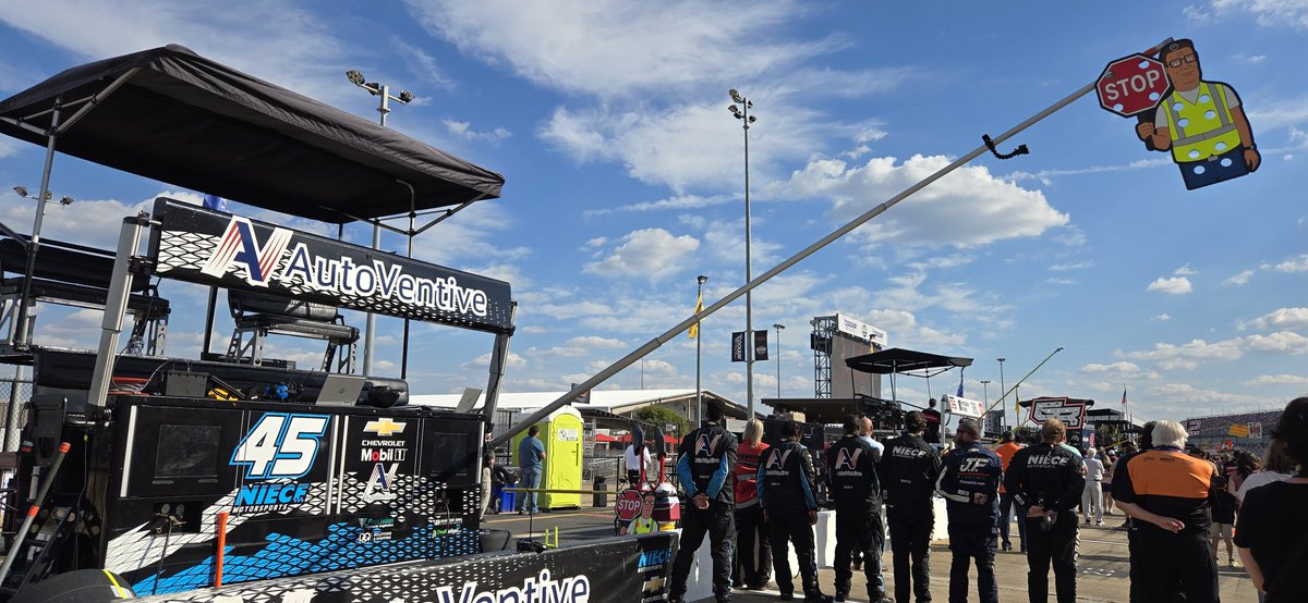 Thanks to his Hank Hill pit board, Bayley Currey will know exactly where to stop in his box every time.