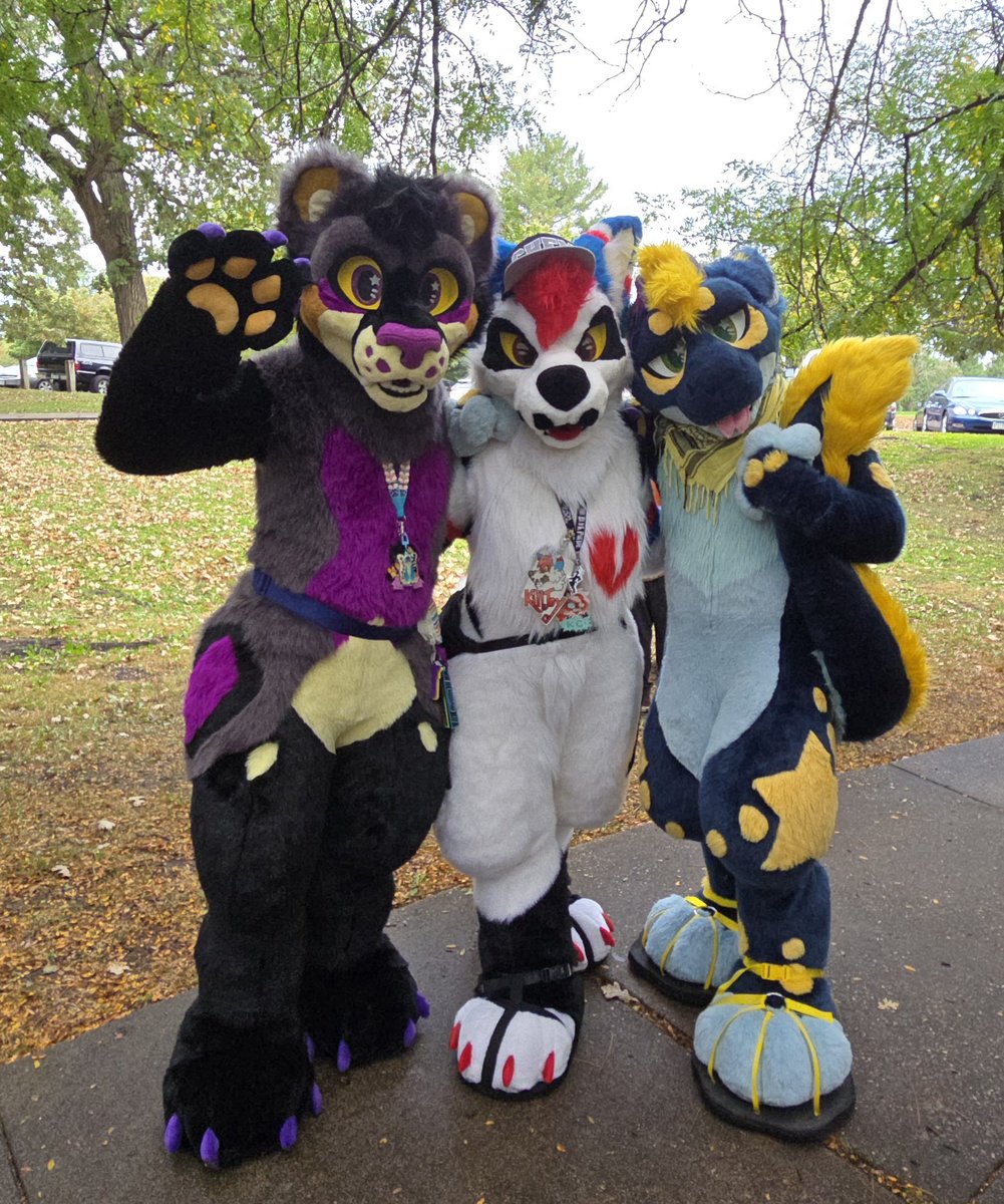 ๐ฆ Emo Puppo ๐ฆ (@haunted_phantom) on Twitter photo SIBLINGS!!!!
๐ชก <a href="/ThePhoenixNest_/">๐ฅ๐ชถPhoenix Nest๐ชถ๐ฅ</a> 
๐ <a href="/WaveyJaguar/">Wavey/Max/Zel/Holly ๐ AQF</a> 
๐ค <a href="/Woofumzz/">Piro</a> 
#fursuitfriday SIBLINGS!!!!
๐ชก <a href="/ThePhoenixNest_/">๐ฅ๐ชถPhoenix Nest๐ชถ๐ฅ</a> 
๐ <a href="/WaveyJaguar/">Wavey/Max/Zel/Holly ๐ AQF</a> 
๐ค <a href="/Woofumzz/">Piro</a> 
#fursuitfriday