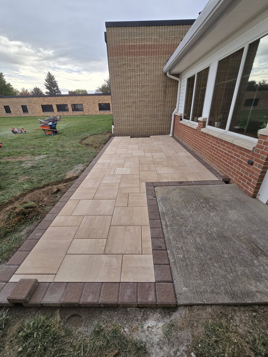 Josh (@puppyboynova) on Twitter photo Another day down, another project just about wrapped up
#pavers #hardscape #landscape Another day down, another project just about wrapped up
#pavers #hardscape #landscape