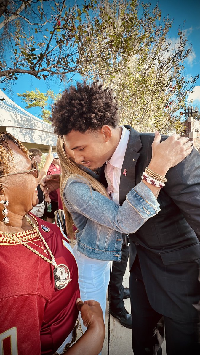 Amanda Williams tweet media