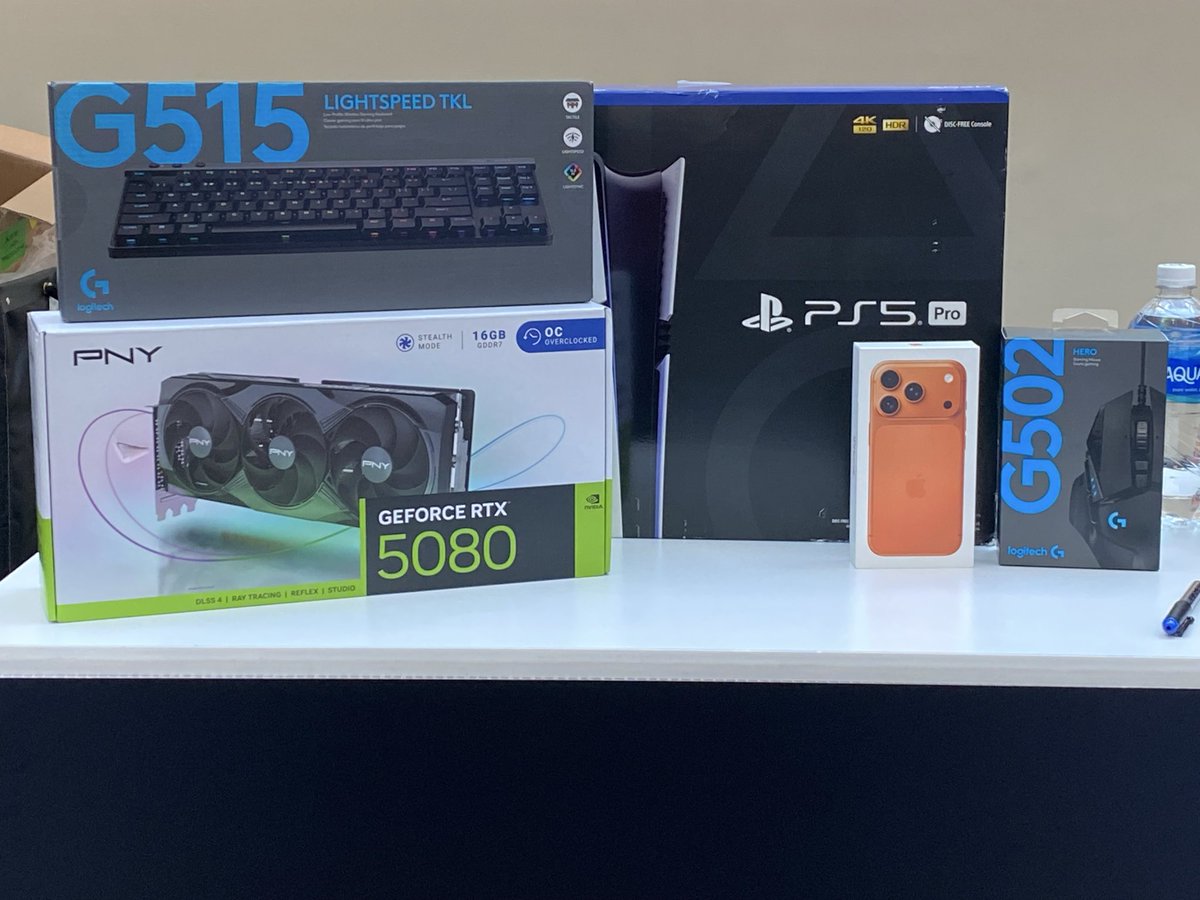 🎁 Win duels 1v1, fill out the raffle ticket and you will have a chance to win some crazy stuff ! #FragPunk 

iPhone 
Logitech gear 
Nvidia 5080 GeForce RTX 
PS5 

<a href="/PlayFragPunk/">FragPunk</a> <a href="/Twitch/">Twitch</a> <a href="/TwitchCon/">TwitchCon</a> #twitchcon2025 #TwitchConSanDiego