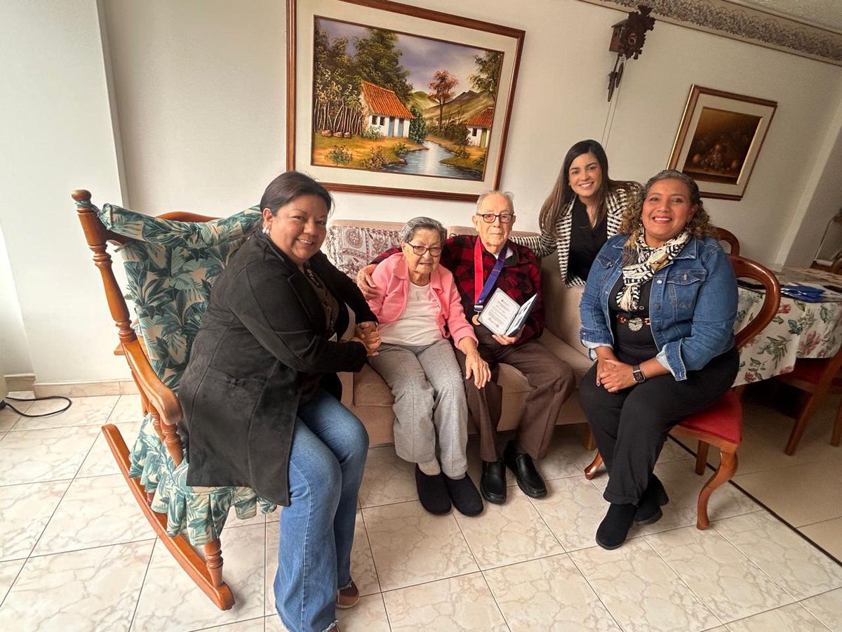 #EnEsteMomento La <a href="/divriveteranos/">Dirección de Veteranos y Rehabilitación Inclusiva</a> sigue llevando bienestar a los veteranos colombianos sobrevivientes de la Guerra de Corea, acontecida a principios de los años 50. Este viernes, José Onatra y Félix Jacinto Díaz Mateus, recibieron la visita en sus domicilios en Bogotá.