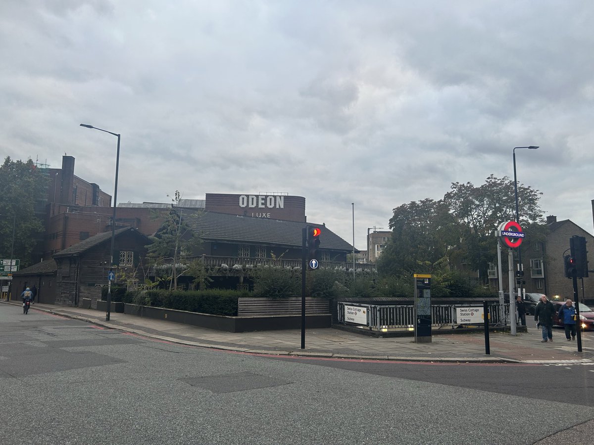 NLondonCAMRA's tweet photo. Productive meeting tonight with Belsize Society &amp; campaign team trying to save Ye Olde Swiss Cottage pub. We are racing against time to find bidder to work with Belsize Society to reopen as a community pub. Contact info@belsize.org.uk if you can help. #saveyeoldeswisscottage https://t.co/bETsZXp1Lq